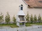 Zahradní krb Lužnice s udírničkou v komíně, povrchová úprava Marmolit - odstín, 109 - cihla malá.